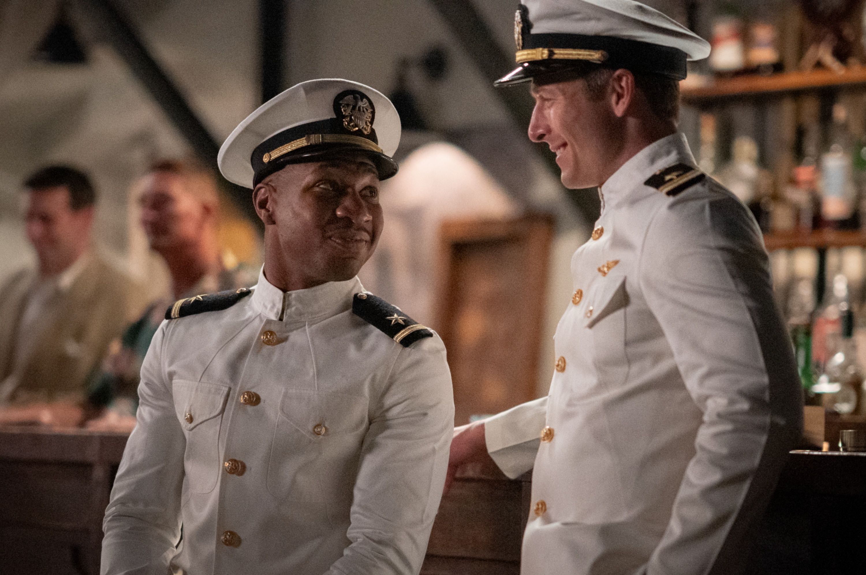 devotion-glen-powell-jonathan-majors-02