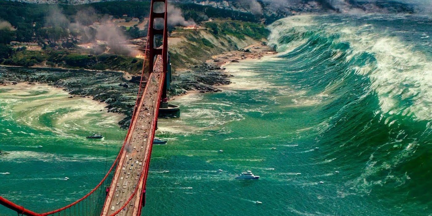 The Golden Gate Bridge about to be hit by a tidal wave in San Andreas