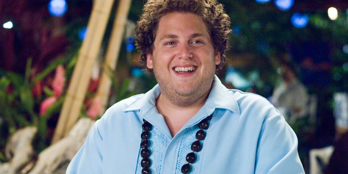 Jonah Hill as Matthew the waiter smiling in Forgetting Sarah Marshall (2008)