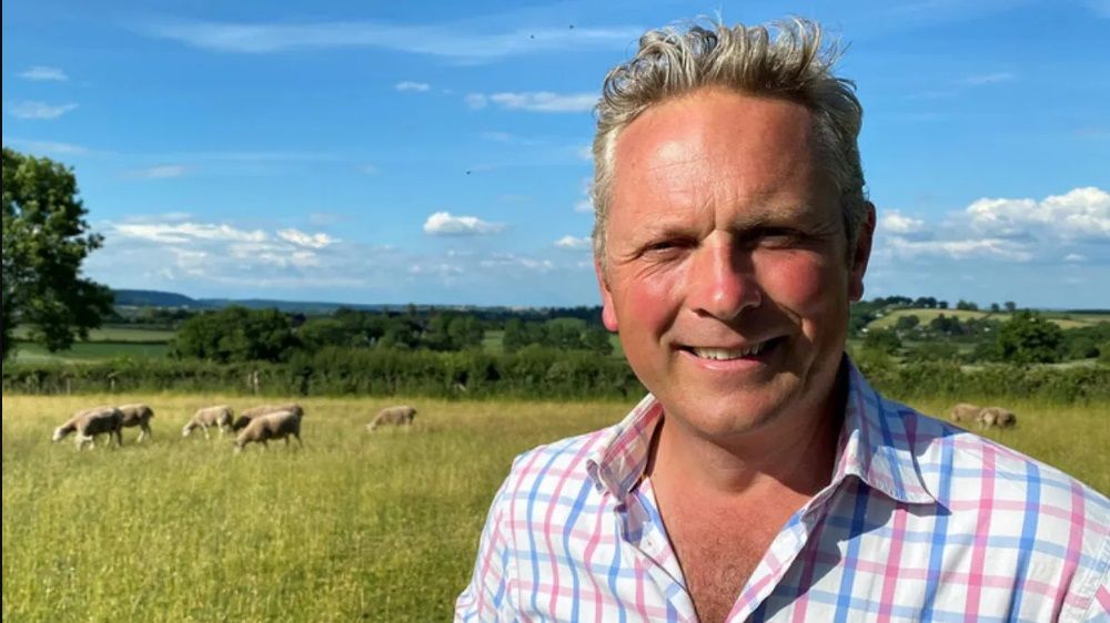 Jules Hudson, l'animateur d'Escape to the Country 