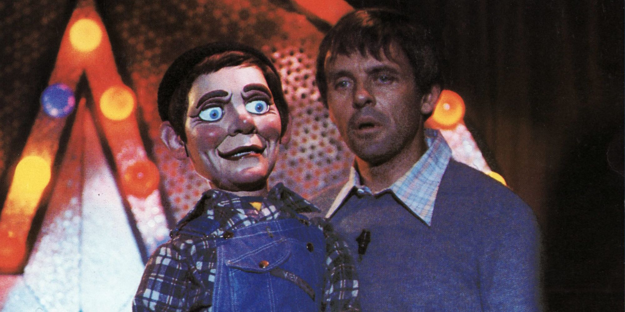 Anthony Hopkins as Corky holding Fats, the puppet, in 1978's Magic