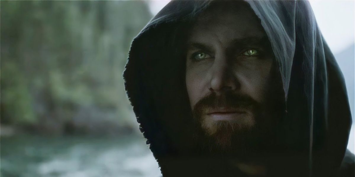 Oliver Queen/Arqueiro Verde (interpretado por Stephen Amell) se torna o Espectro no crossover CW Arrowverse, Crise nas Infinitas Terras.