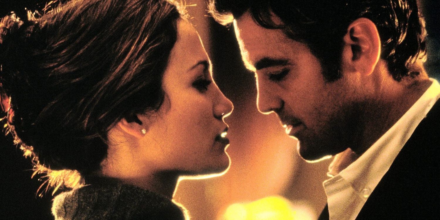 Jennifer Lopez et George Clooney sur le point de s'embrasser dans le film Out of Sight de 1998.