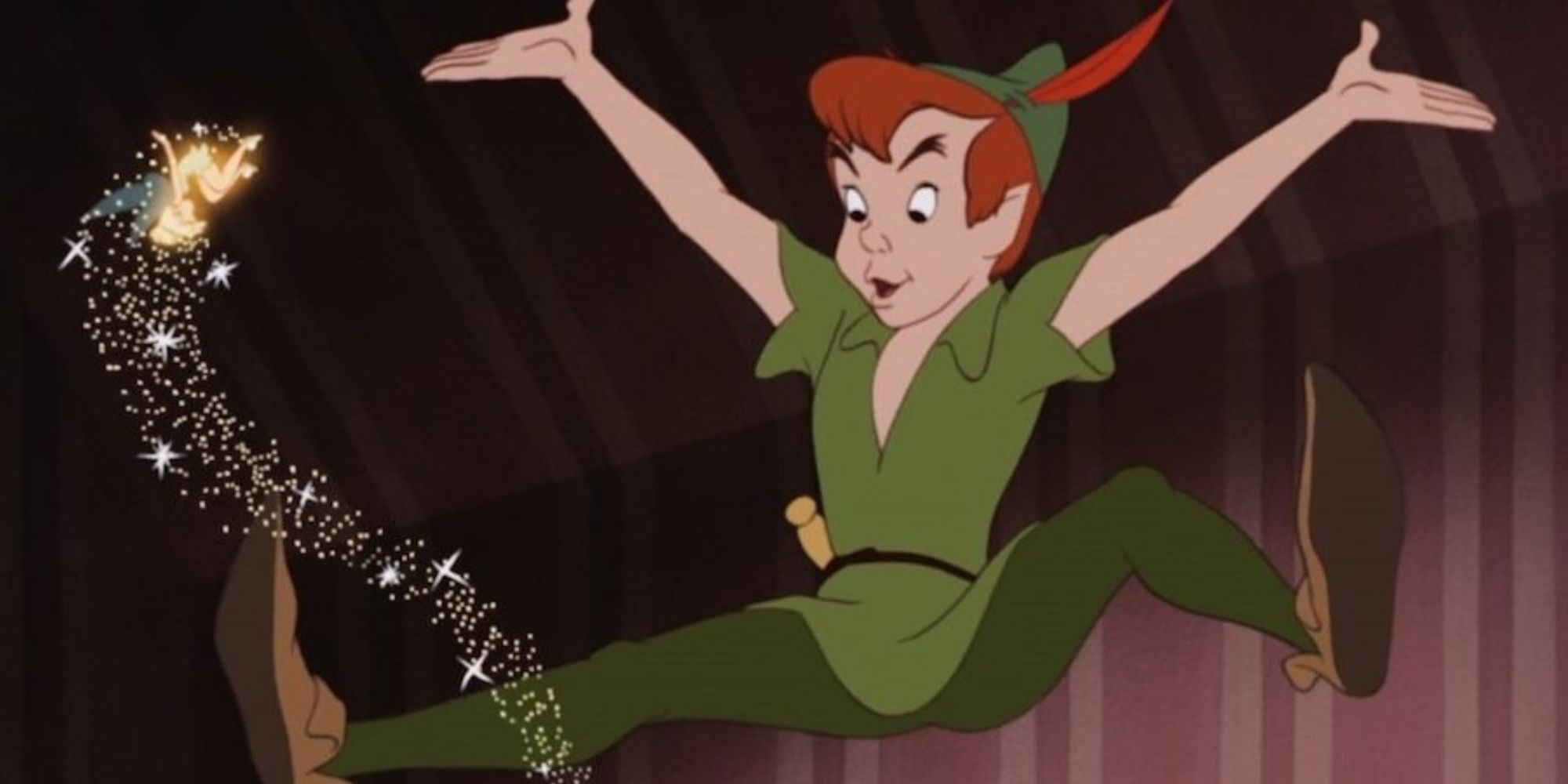 Peter Pan et la fée Clochette volent dans le film Peter Pan de Disney.