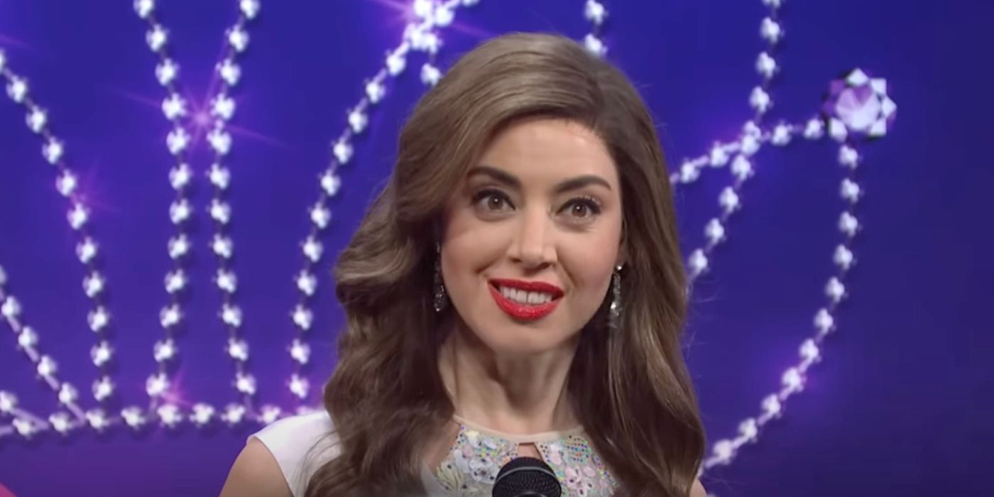 SNL Aubrey Plaza Recreates Viral Miss Universe Clip