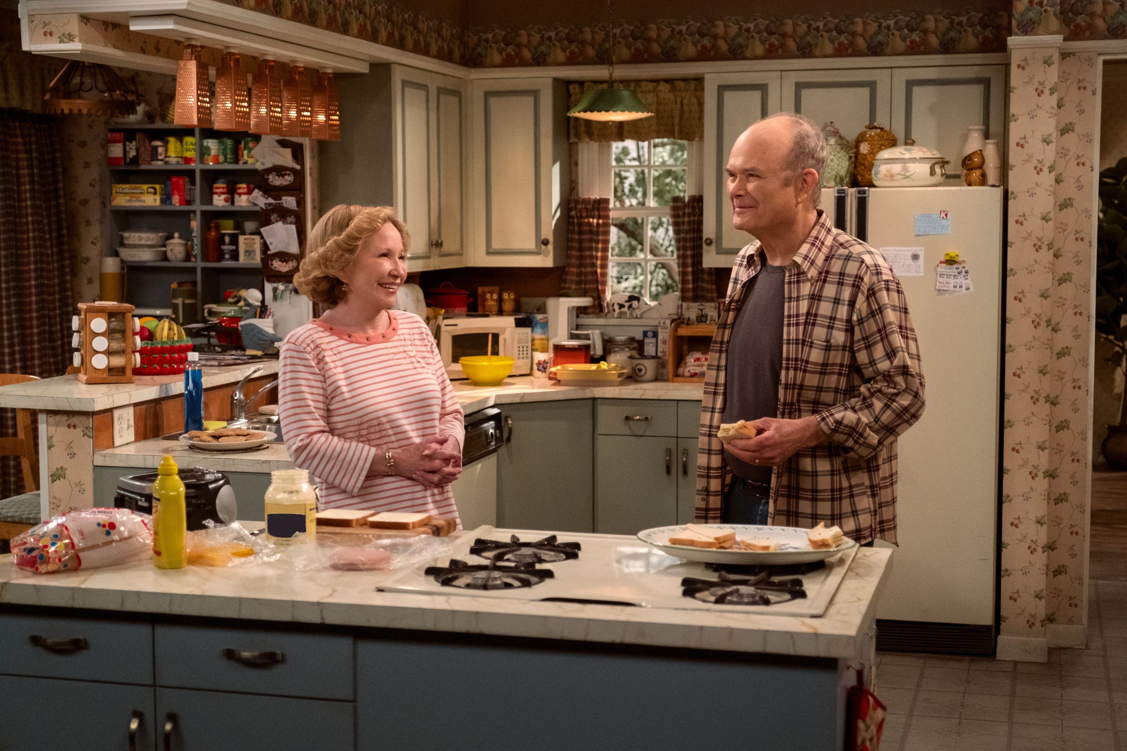 that 90s show Kurtwood Smith as Red Forman, Debra Jo Rupp as Kitty Forman