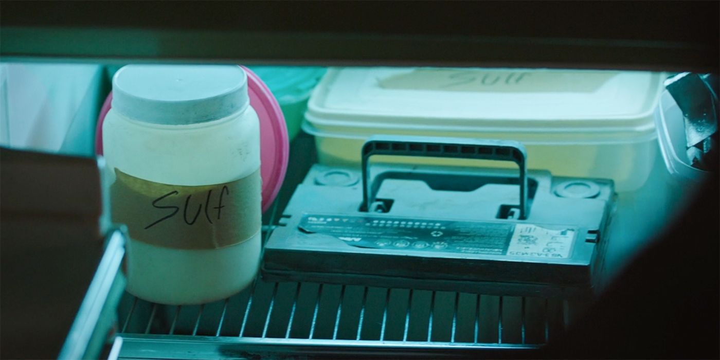Batteries in the refrigerator in The Last of Us Episode 3