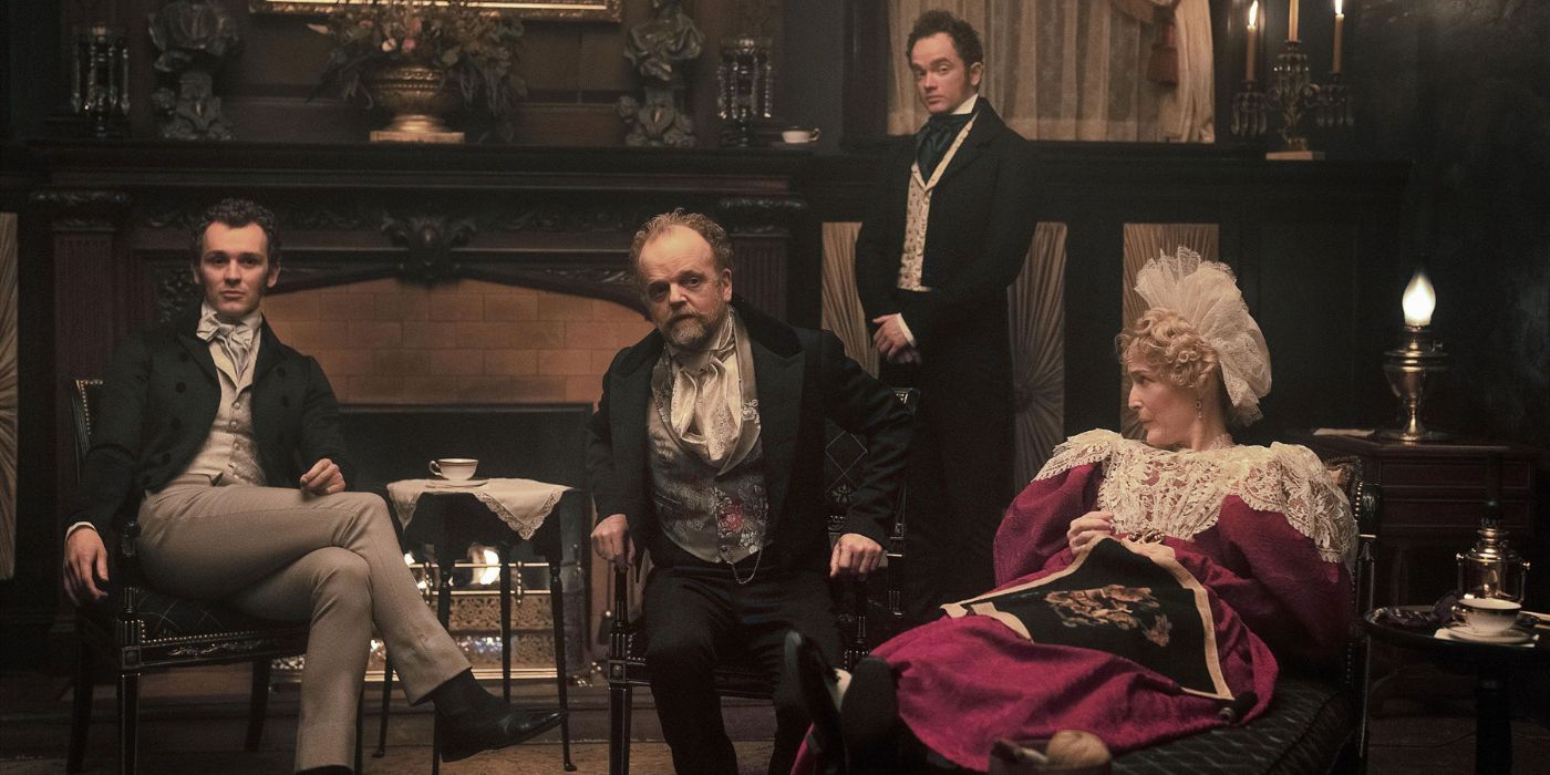 Harry Lawtey, Gillian Anderson et Toby Jones dans le rôle de la famille Marquis se prélassant dans leur salon dans The Pale Blue Eye.