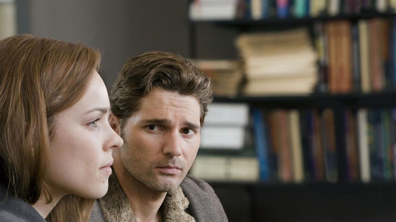 Rachel McAdams et Eric Bana dans 