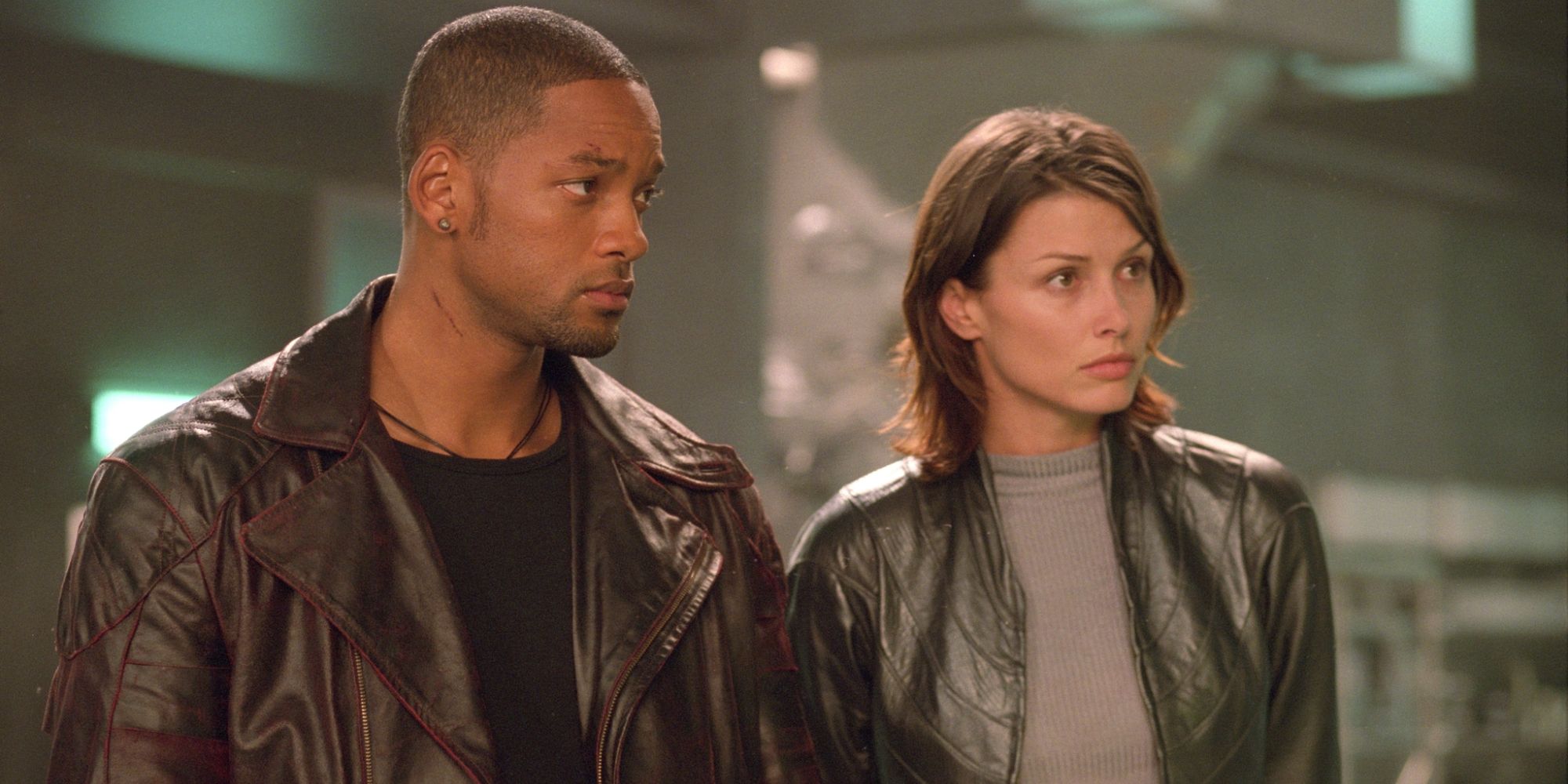 Will Smith and Bridget Moynahan in 'I, Robot'