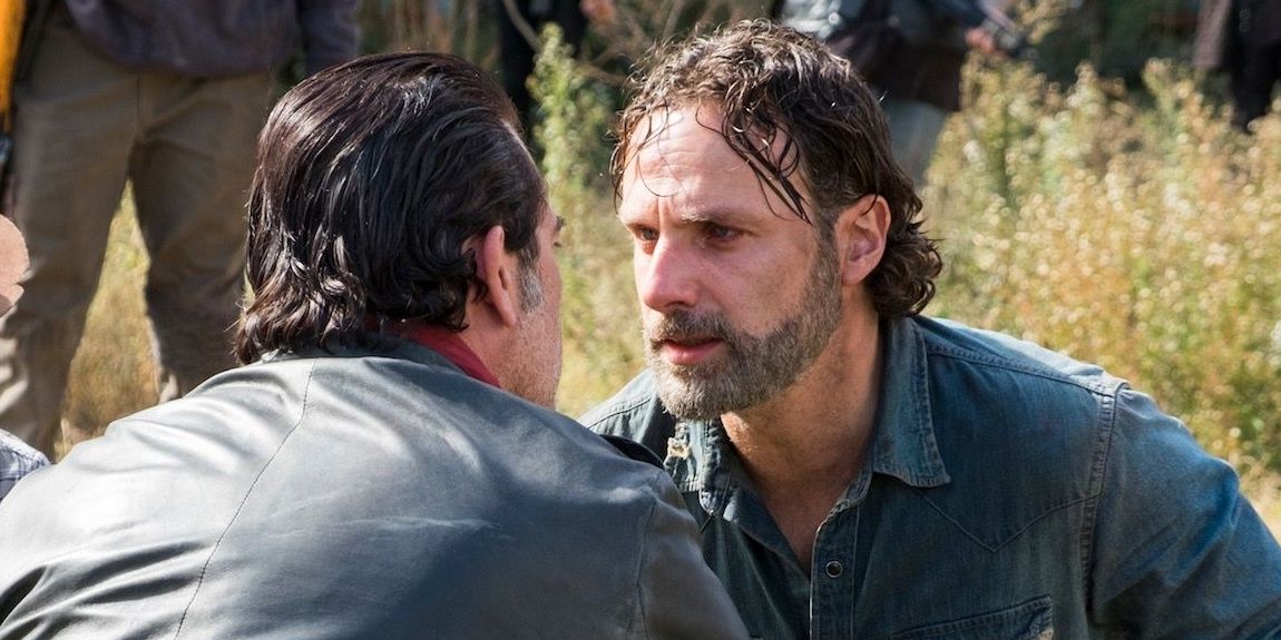 Rick diperankan oleh Andrew Lincoln berbicara dengan Negan di The Walking Dead