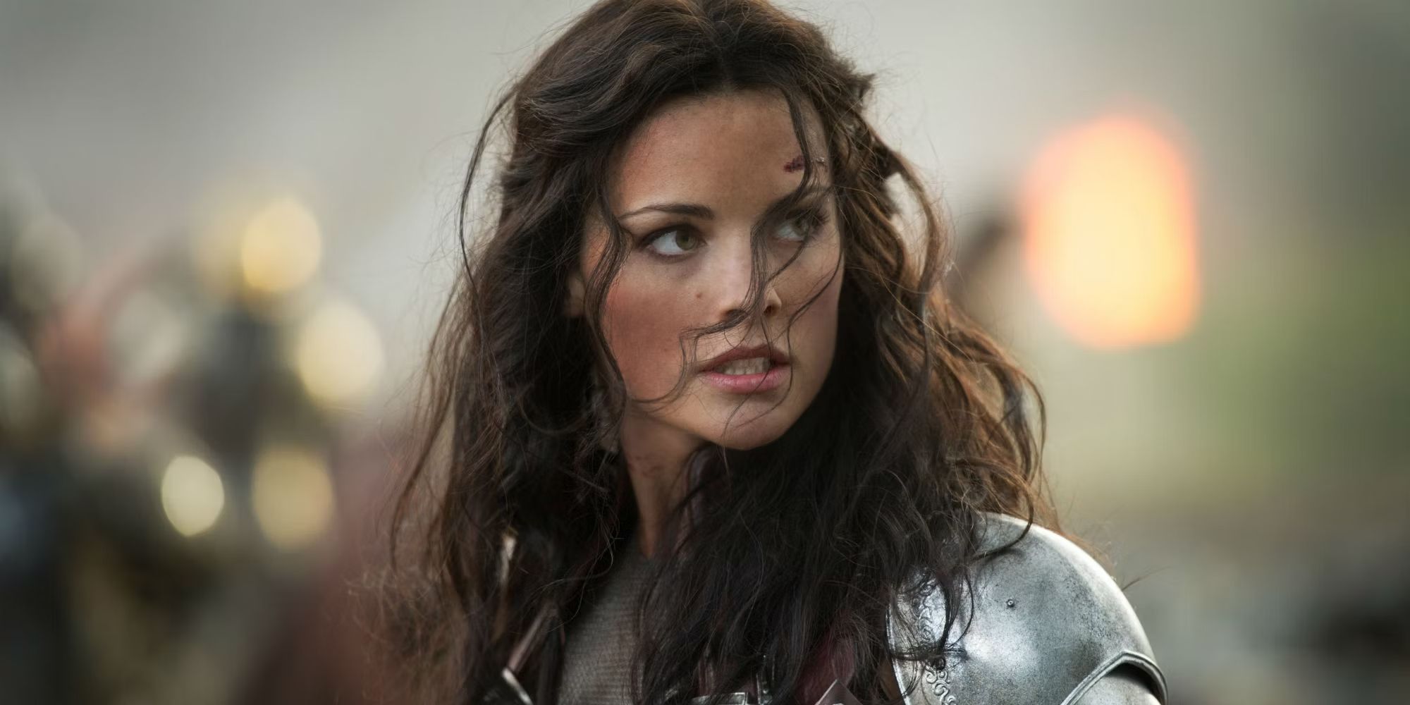 Jaimie Alexander with bruises in her face in 'Thor'