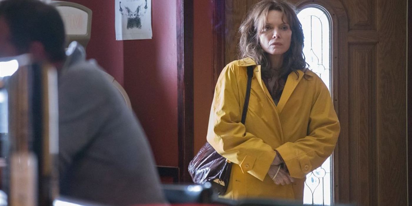 Michelle Pfeiffer as Kyra in Where Is Kyra (2017)
