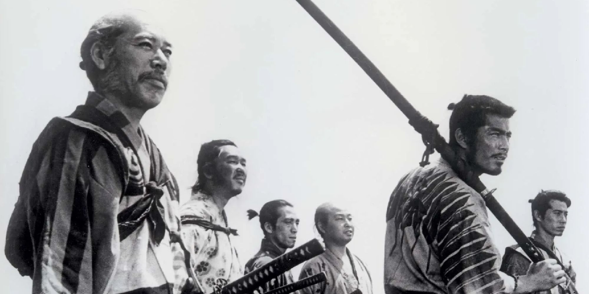 Toshirô Mifune, Minoru Chiaki, Yoshio Inaba, Daisuke Katô, Isao Kimura, Seiji Miyaguchi, and Takashi Shimura ready to fight in 'Seven Samurai'