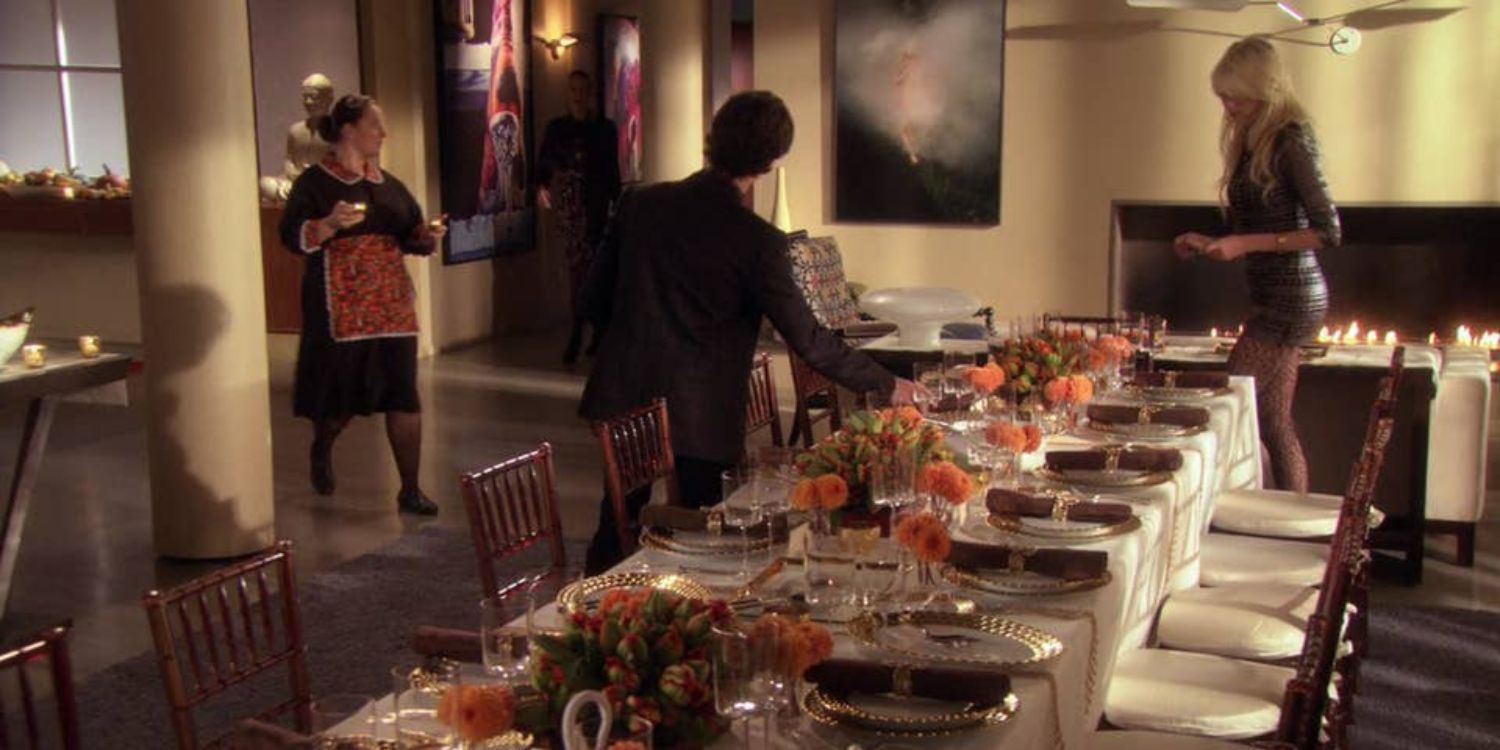 The table is being set up for the Thanksgiving episode in Gossip Girl