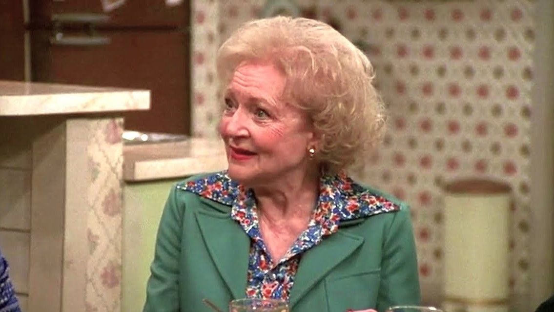 Betty White guest stars on an episode of That 70s Show. 