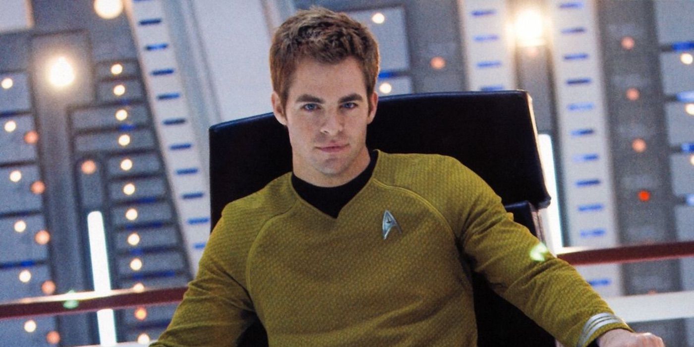 Chris Pine dans le rôle du capitaine James Kirk à bord de l'USS Enterprise dans Star Trek (2009)