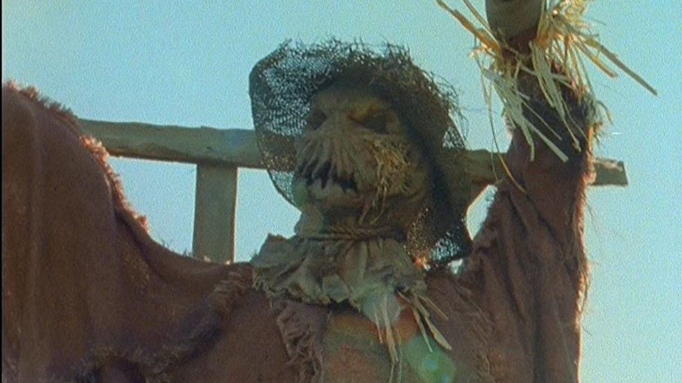 Creepy scarecrow in "Scarecrow Walks at Midnight" episode of Goosebumps. 