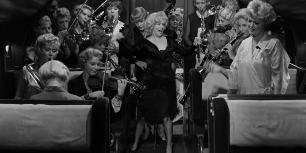 Marilyn Monroe interprète Runnin' Wild dans Some Like It Hot avec Tony Curtis et Jack Lemmon.