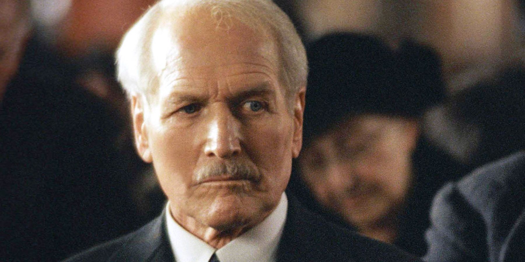 Paul Newman in &lsquo;Road to Perdition&rsquo;, absentmindedly looking to his left