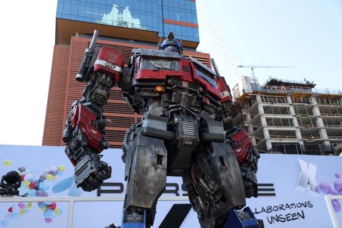 rise-of-the-beasts-optimus-prime-statue