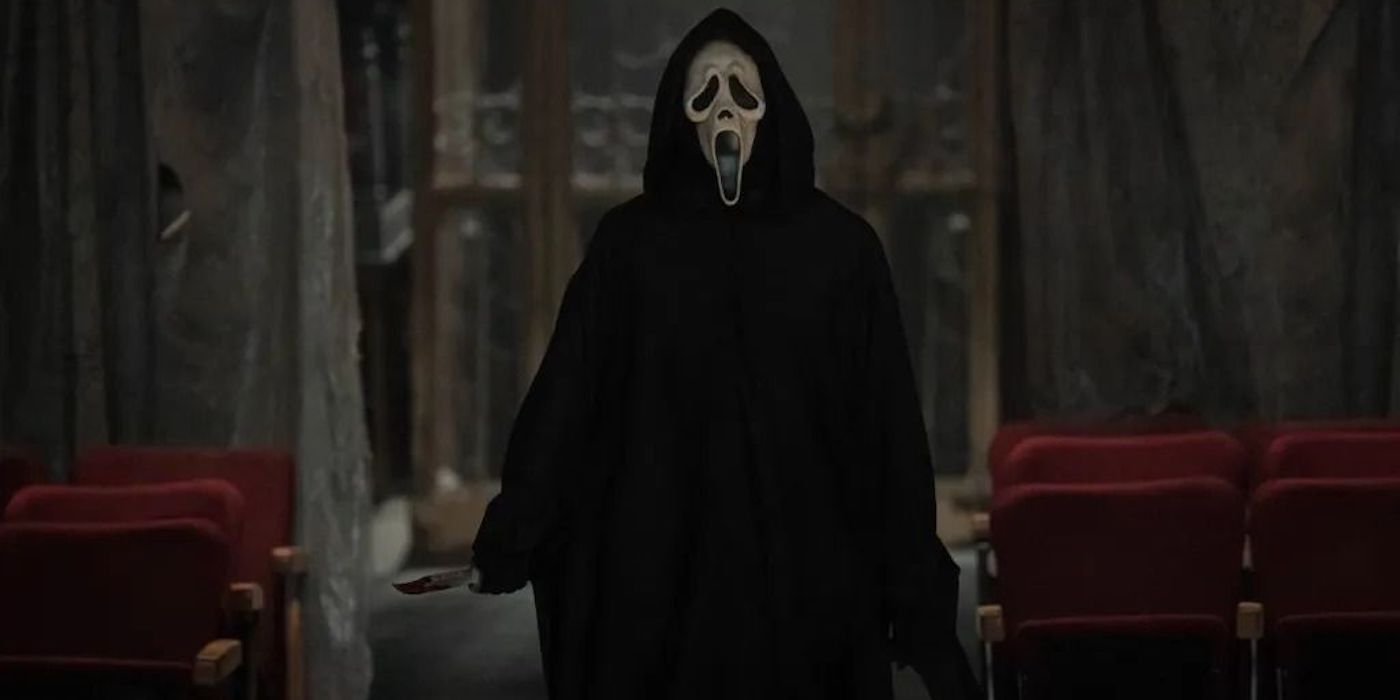 Ghostface holding a knife in Scream 6