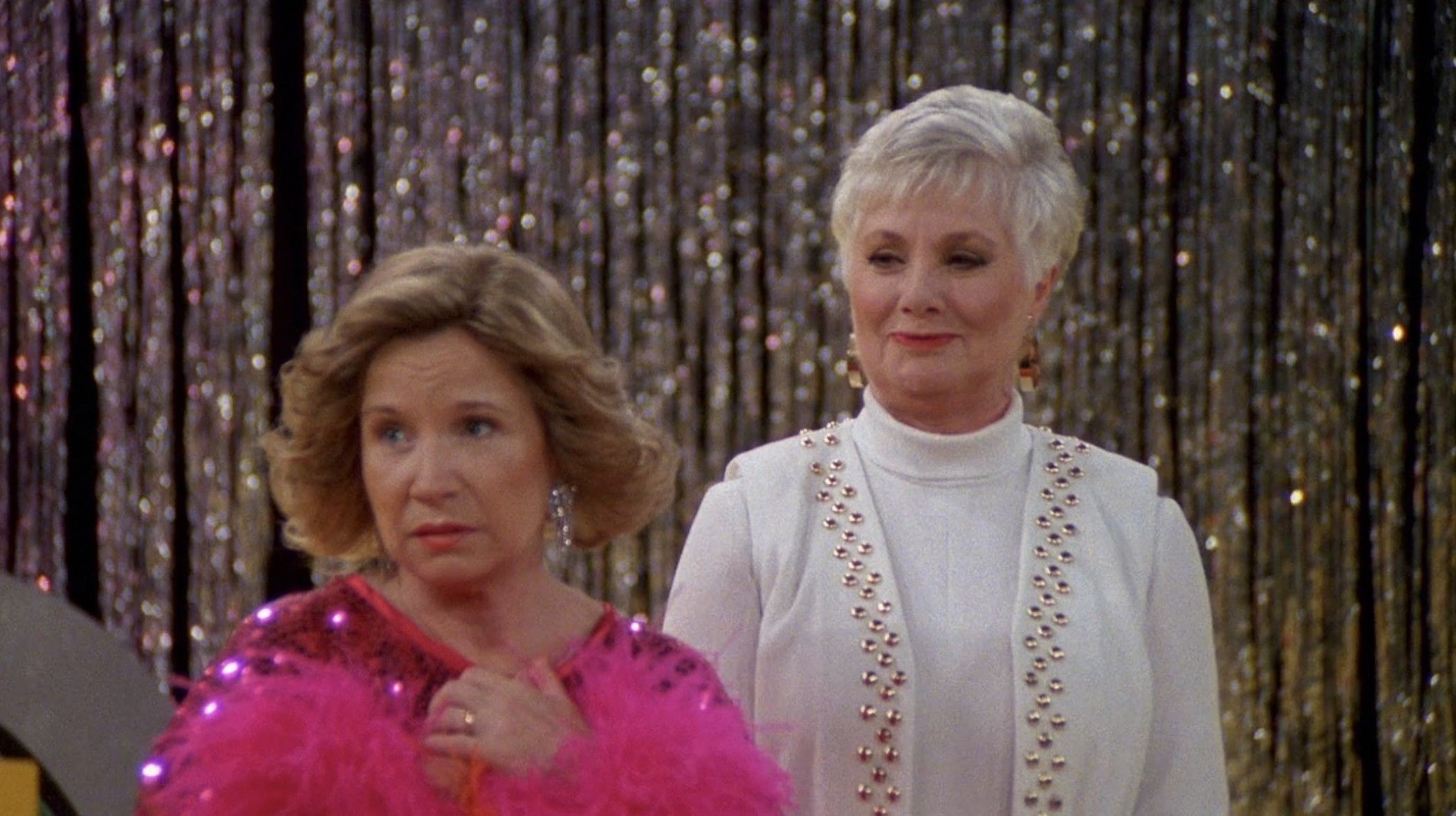 Debra Jo Rupp and Shirley Jones in the "Red Sees Red" episode of That 70s Show.