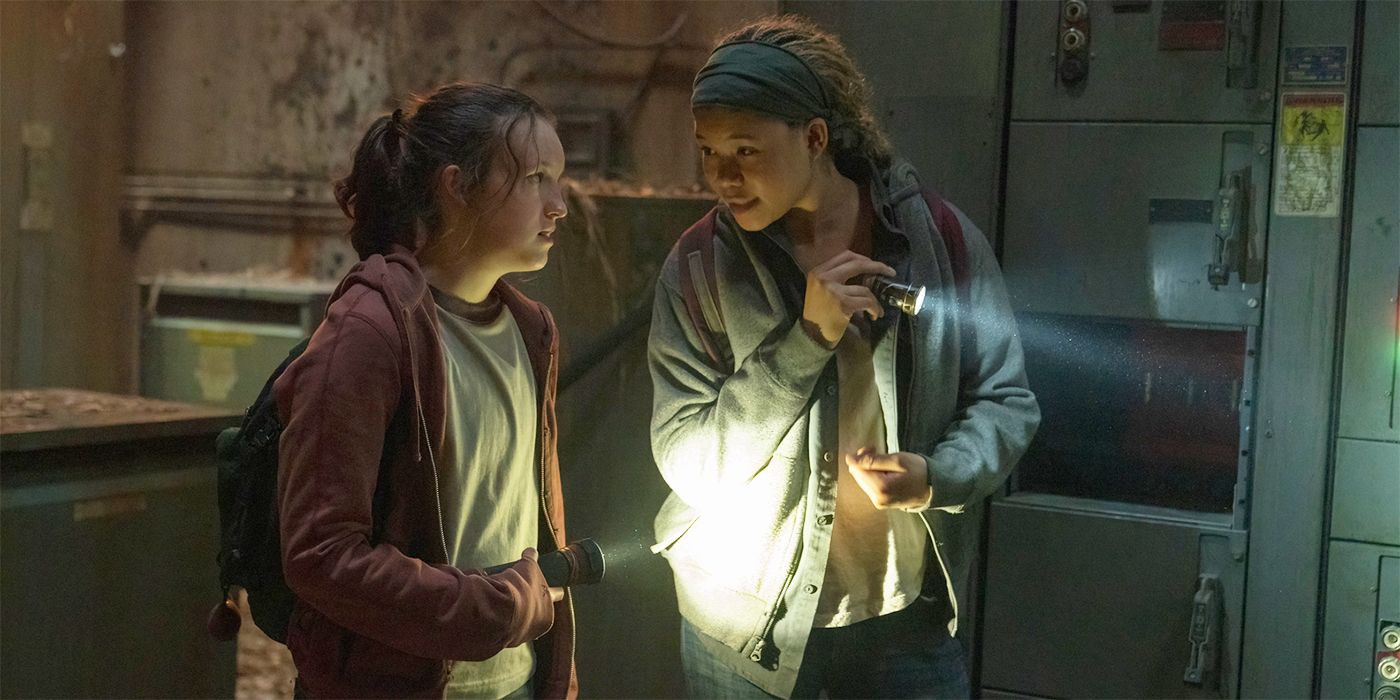 Ellie (Bella Ramsey) et Riley (Storm Reid) dans The Last of Us explorent le centre commercial