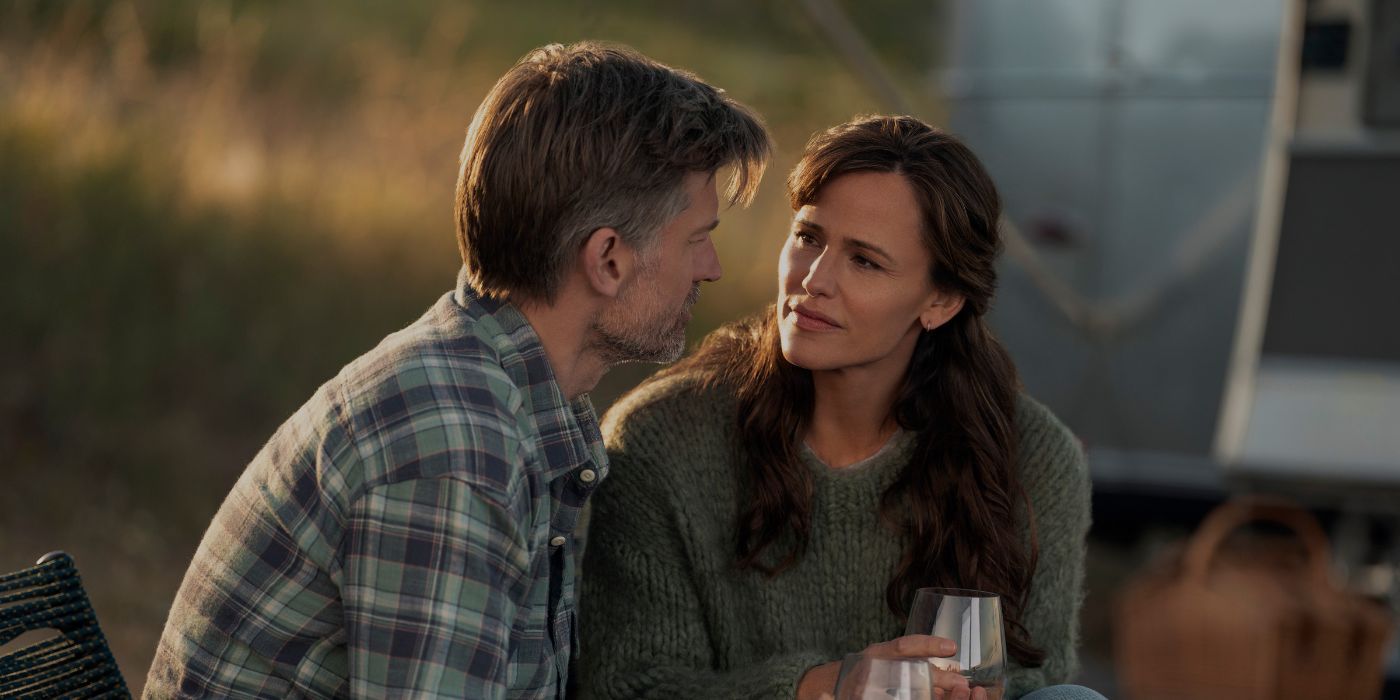 Jennifer Garner and Nikolaj Coster-Waldau sipping wine as Hannah and Owen in The Last Thing He Told Me