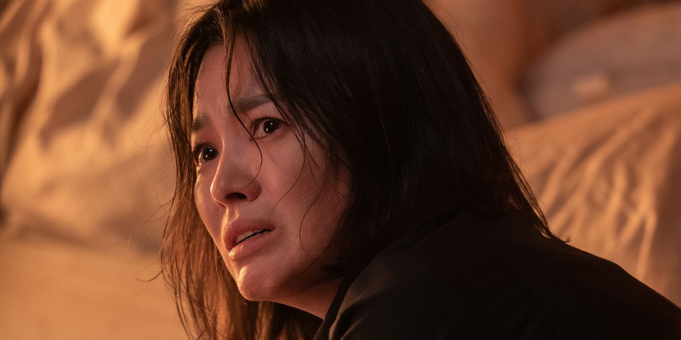 Song Hye-kyo as Moon Dong-eun in Episode 13 of The Glory. 