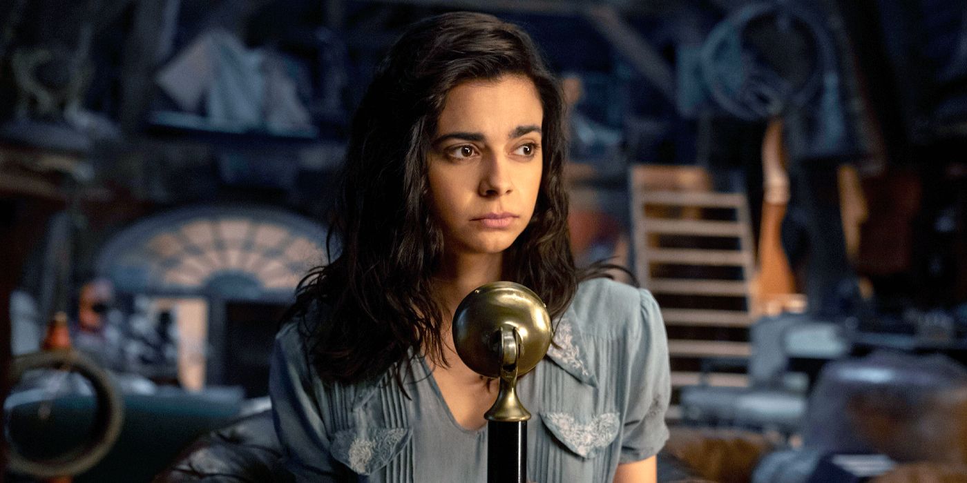 Aria Mia Loberti standing in front of a microphone in Netflix's All the Light We Cannot See