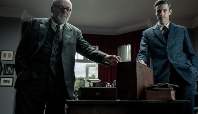 Anthony Hopkins as Sigmund Freud and Matthew Goode as CS Lewis in Freud's Last Session