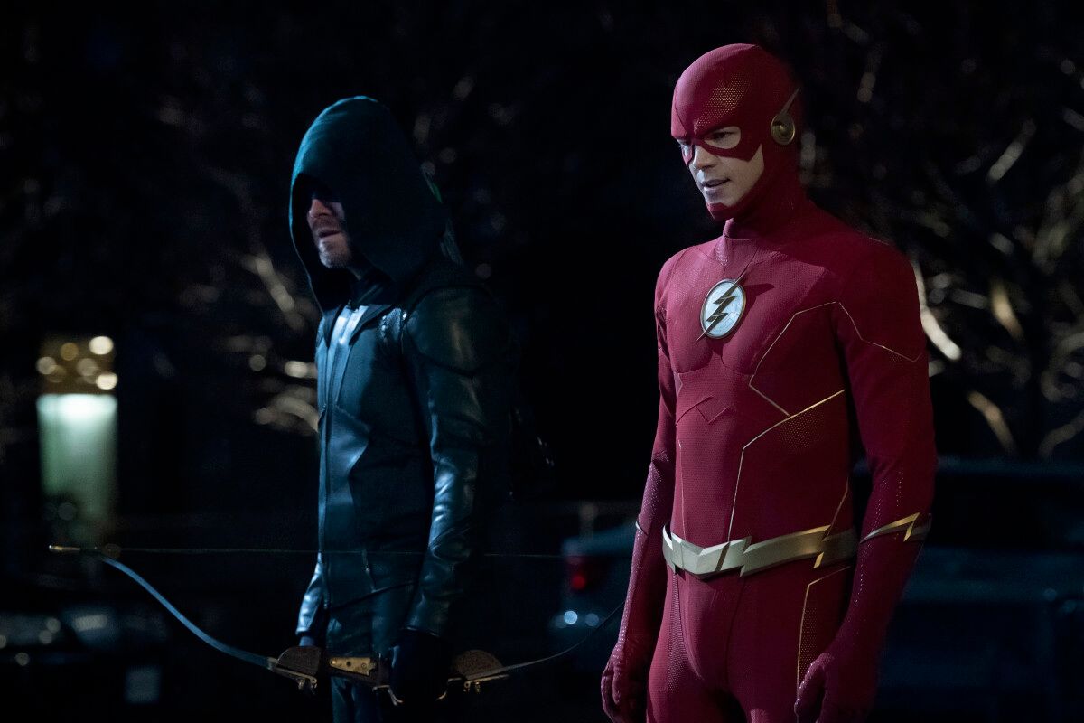 Stephen Amell and Grant Gustin in The Flash Season 9