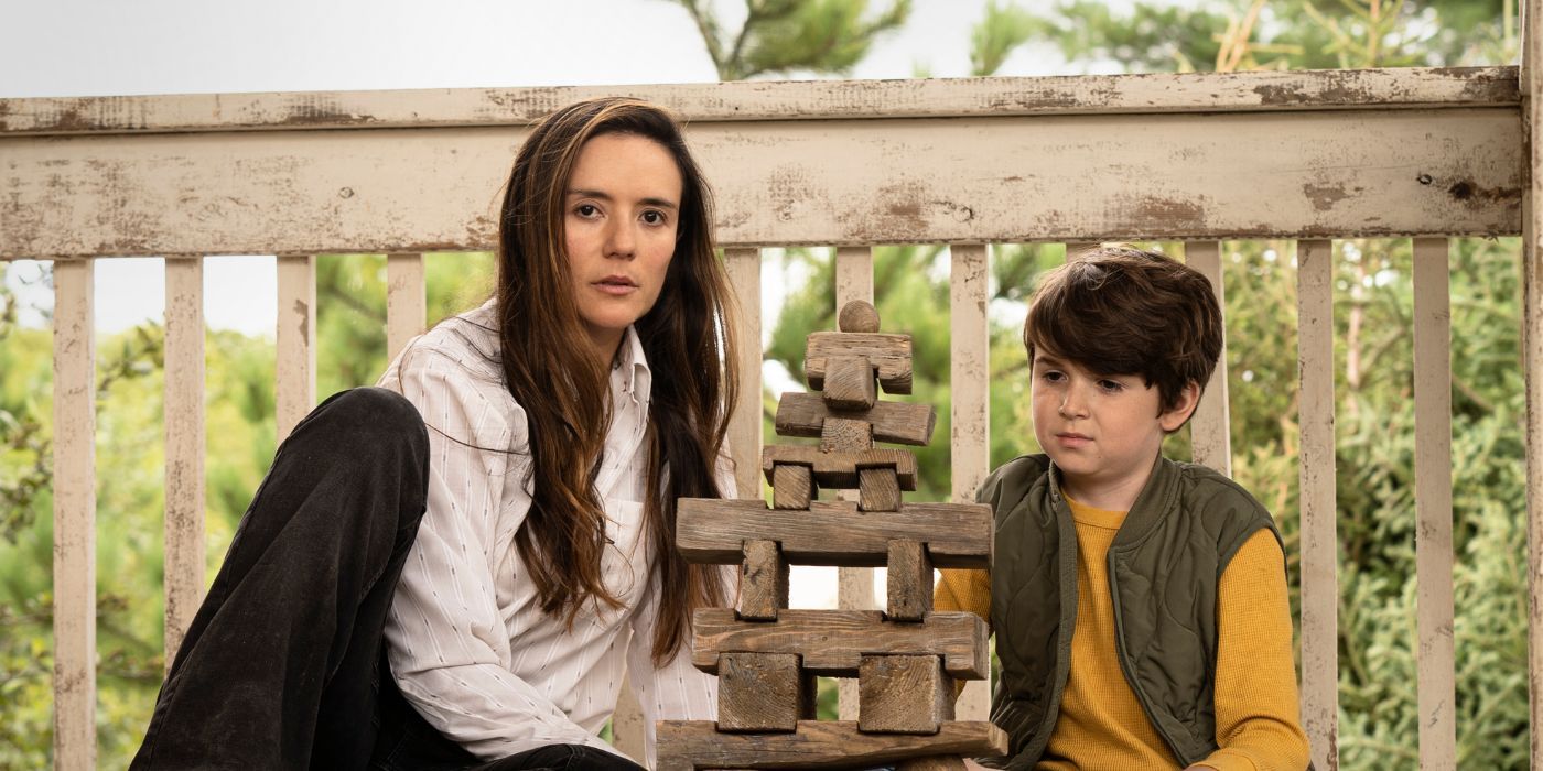 Catalina Sandino Moreno and Simon Webster as Tabitha and Ethan in From Season 2