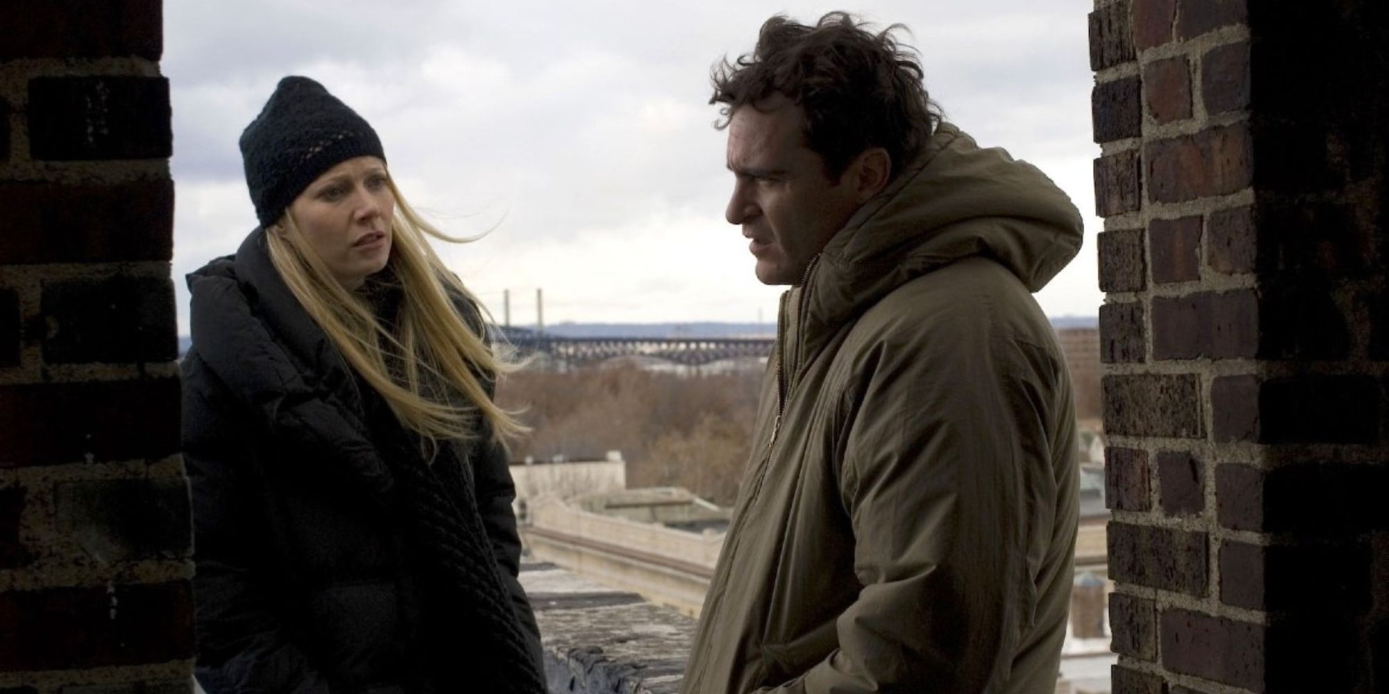 Gwyneth Paltrow and Joaquin Phoenix in Two Lovers (1)