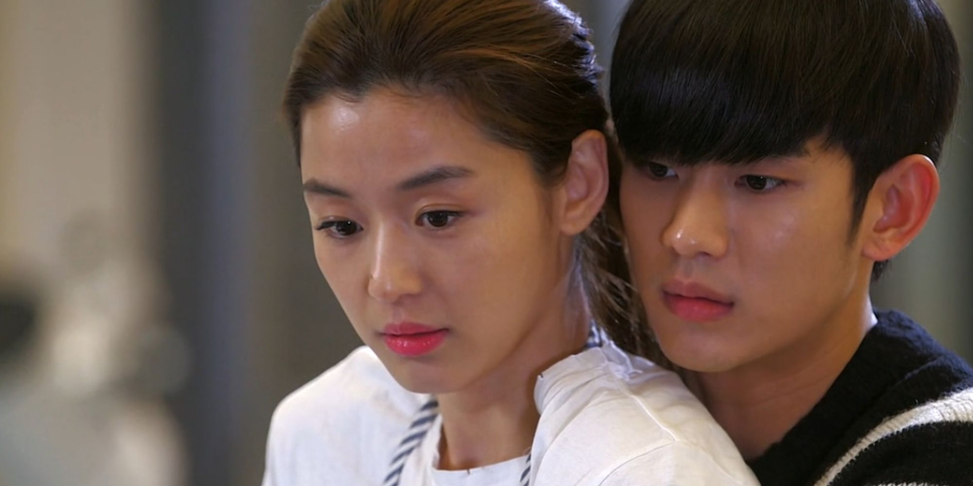 Kim Soo-hyun and Jun Ji-hyun in My Love from the Star