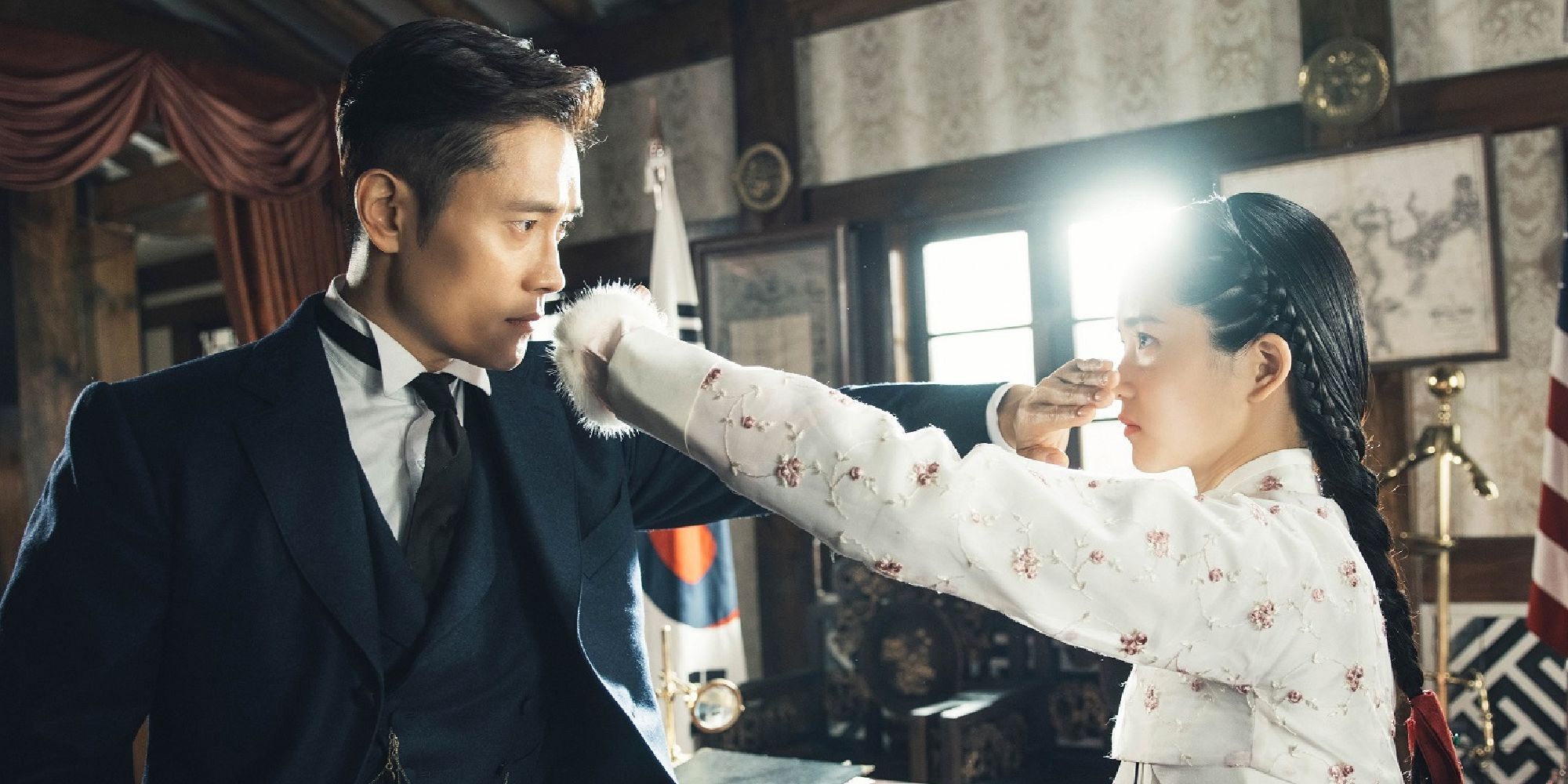 Kim Tae-Ri and Lee Byung-hun in Mr. Sunshine