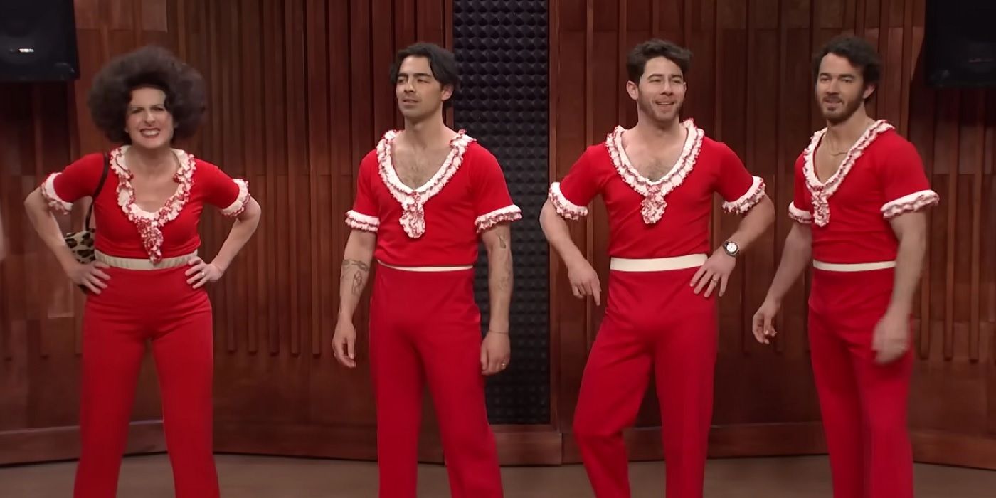 'SNL' Molly Shannon Returns as Sally O'Malley With the Jonas Brothers