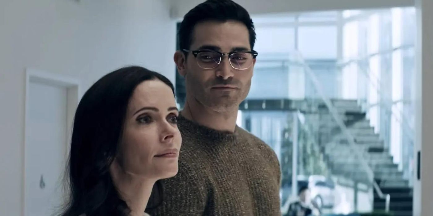 Clark Kent, played by Tyler Hoechlin, looking over lovingly at Lois, played by Bitsie Tulloch, in Superman & Lois Season 3 Episode 5