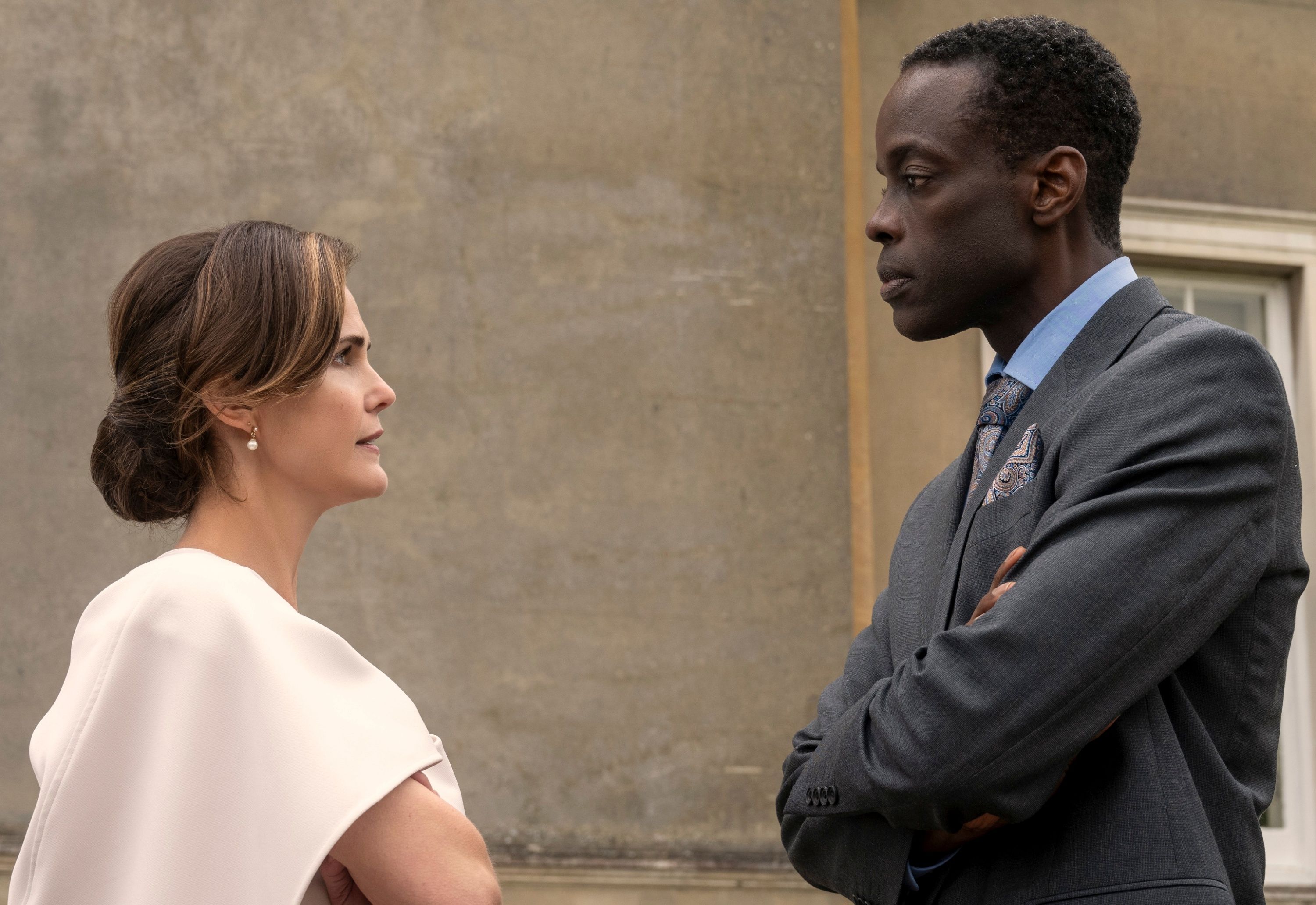 Ato Essandoh as Stuart Hayford and Keri Russell as Kate Wyler in The Diplomat