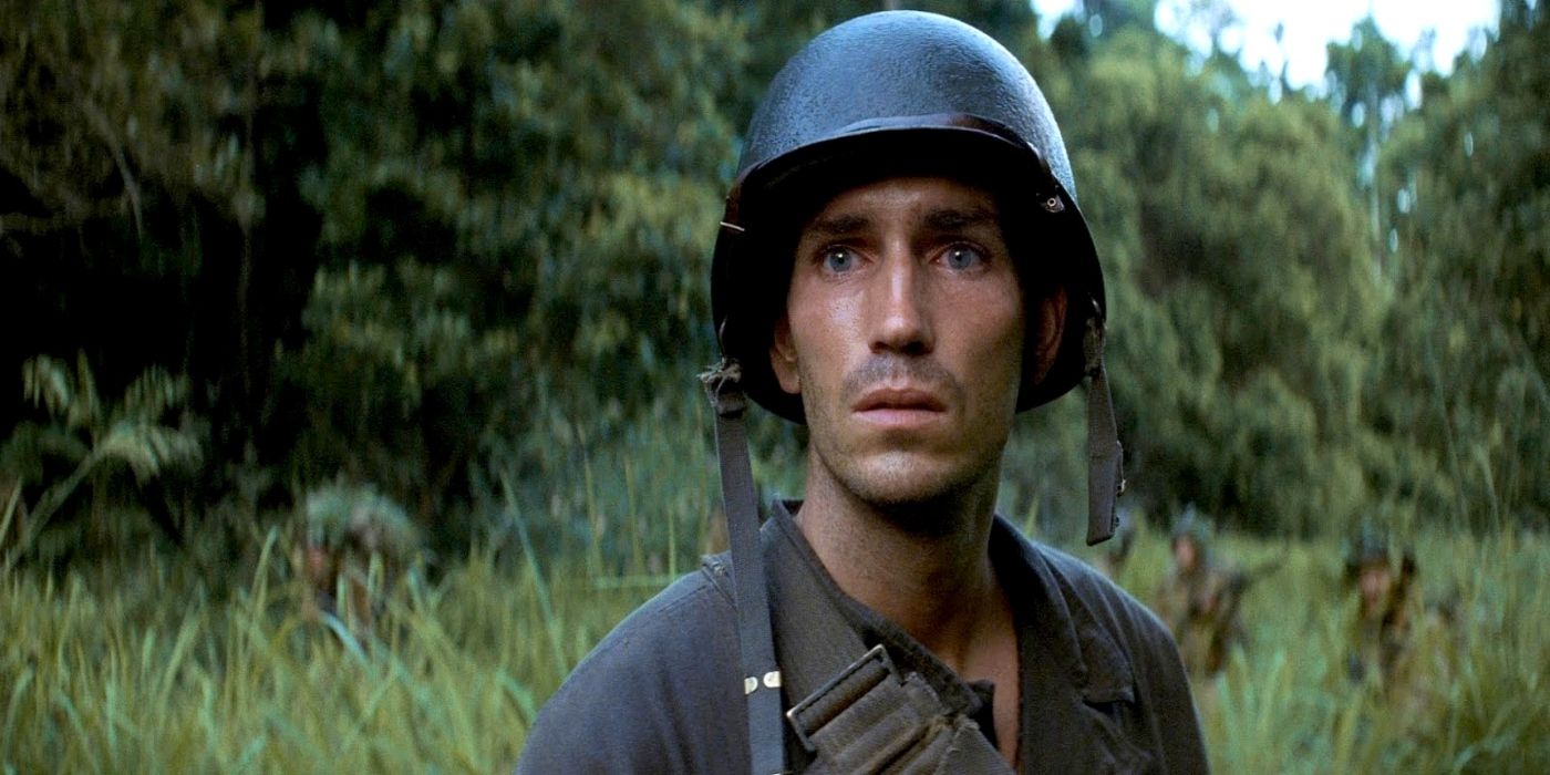 Jim Caviezel comme Pvt.  Witt dans La mince ligne rouge (1998)