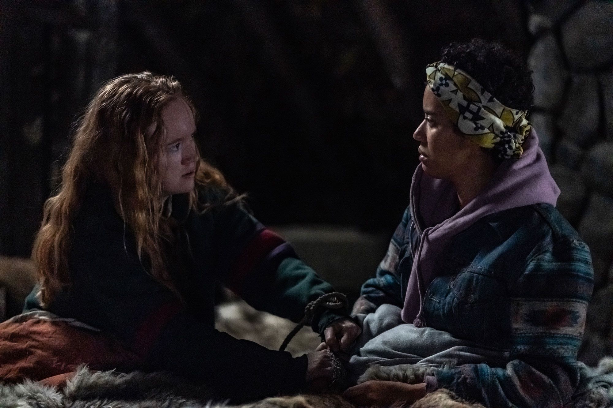 Jasmin Savoy Brown and Liv Hewson in Yellowjackets