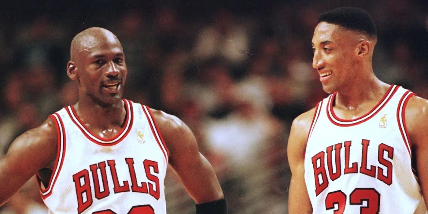 Michael Jordan and Scottie Pippen on the basketball court in The Last Dance.