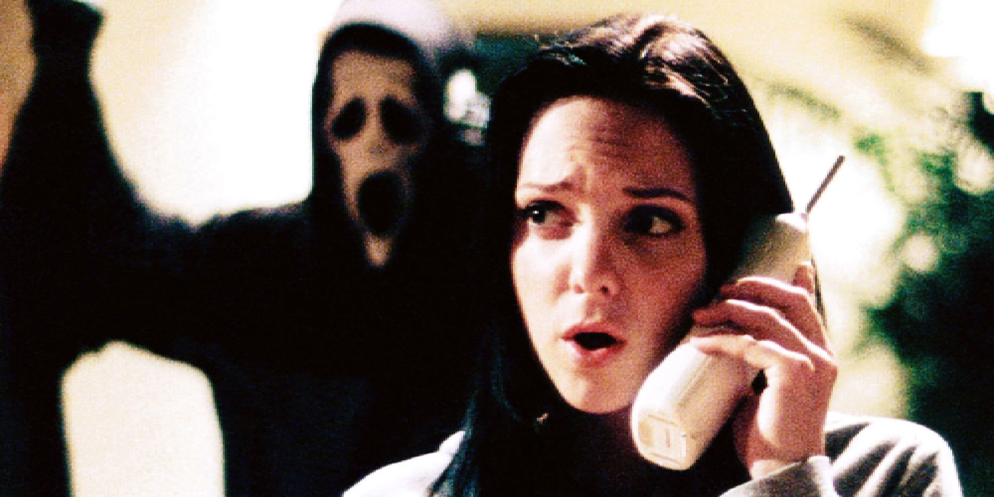 Anna Faris and Ghostface in Scary Movie