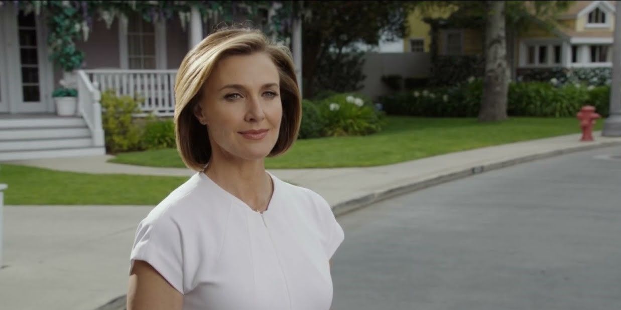 Brenda Strong as Mary Alice Young in Desperate Housewives finale.