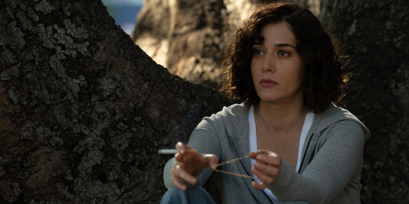 Lizzy Caplan dans le rôle d'Alex Forrest dans Fatal Attraction Episode 5, Saison 1. 