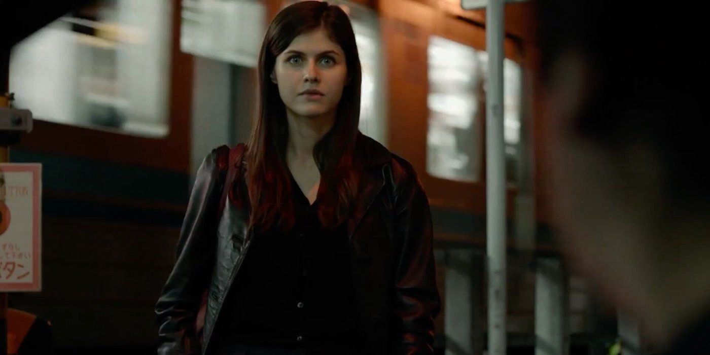 Margaret (Alexandra Daddario) on the street in Lost Girls & Love Hotels (2020)