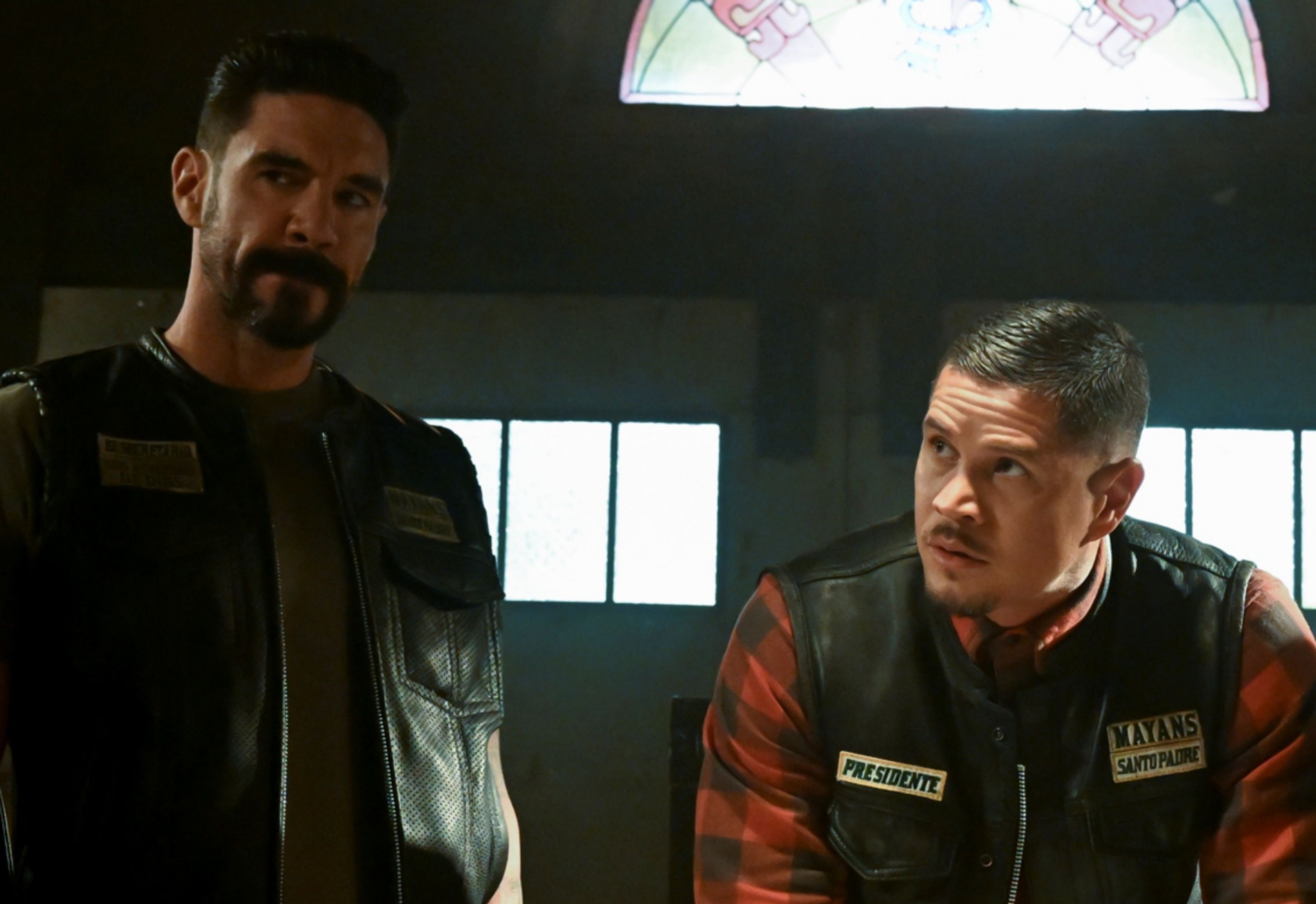 Clayton Cardenas as Angel Reyes and JD Pardo as EZ Reyes in Season 5 of Mayans M.C. 