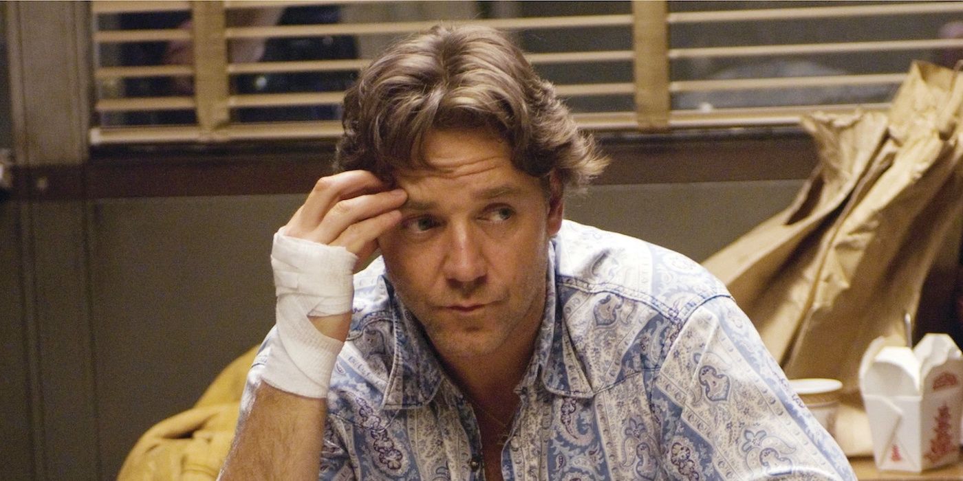 Russell-Crowe as Richie Roberts looking pensive in American-Gangster