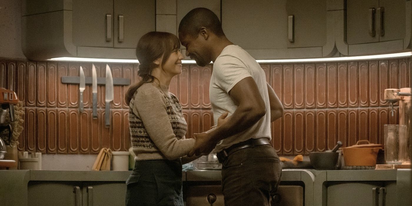 Rashida Jones as Allison and David Oyelowo as Holston embracing in Silo. 